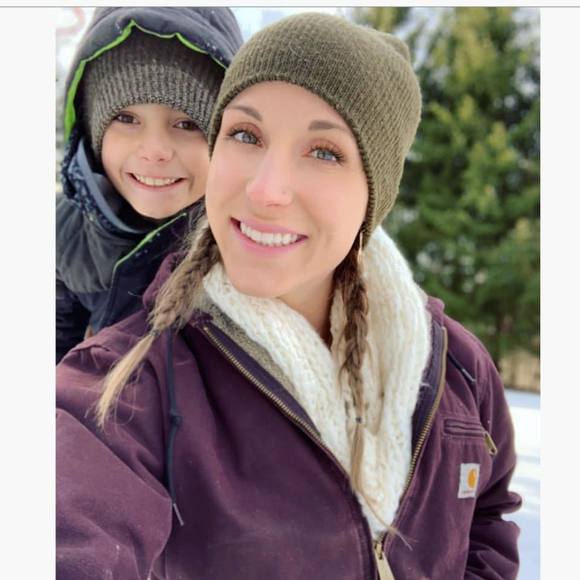 Meet your Posher, Erica - Picture 1 of 1